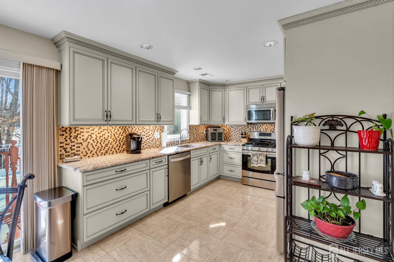 15 Walnut Court Old Bridge, NJ 07747 - Photo 5 of 27