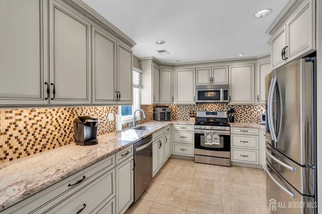 $875,000 | 15 Walnut Court, Old Bridge, NJ 07747