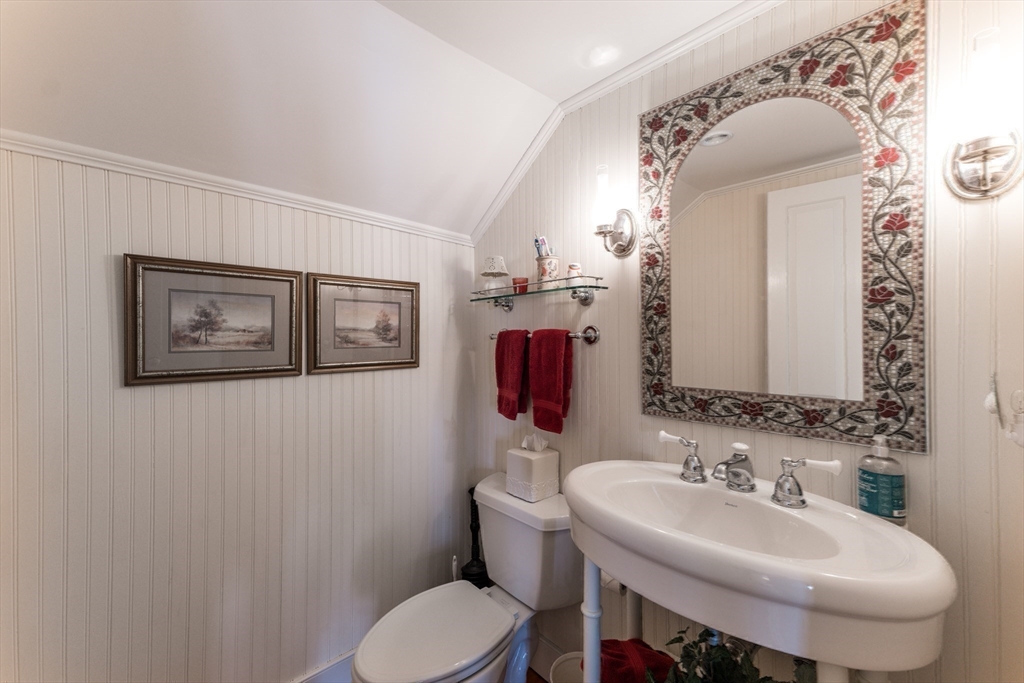 2032 Main Road Westport, MA 02791 - Photo 32 of 43