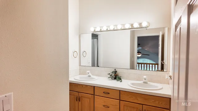 $1,180,000 | 3139 North 2900 East, Twin Falls, ID 83301