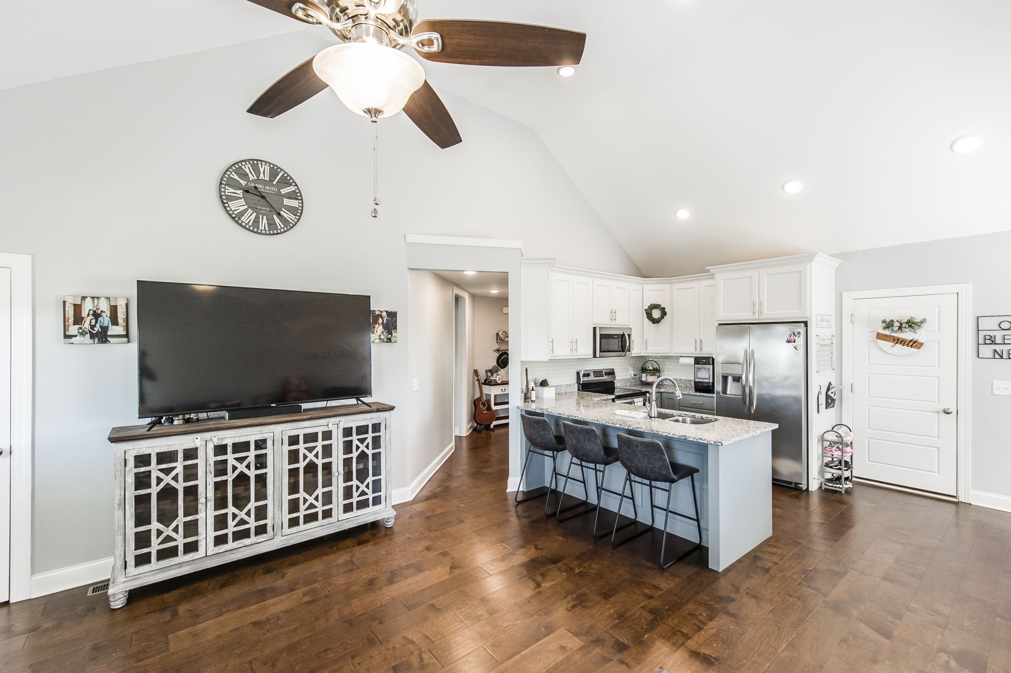 1261 Friendship Road Cross Plains, TN 37049 - Photo 16 of 47 a living room with furniture and a flat screen tv