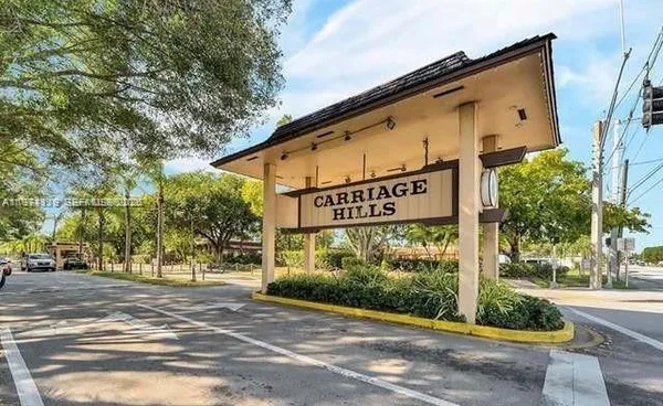 $2,200 | 301 Cambridge Road, Unit 211, Hollywood, FL 33024