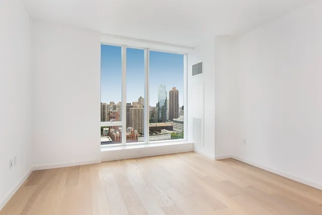 $18,500 | 1 West End Avenue, Unit 26C | Upper West Side