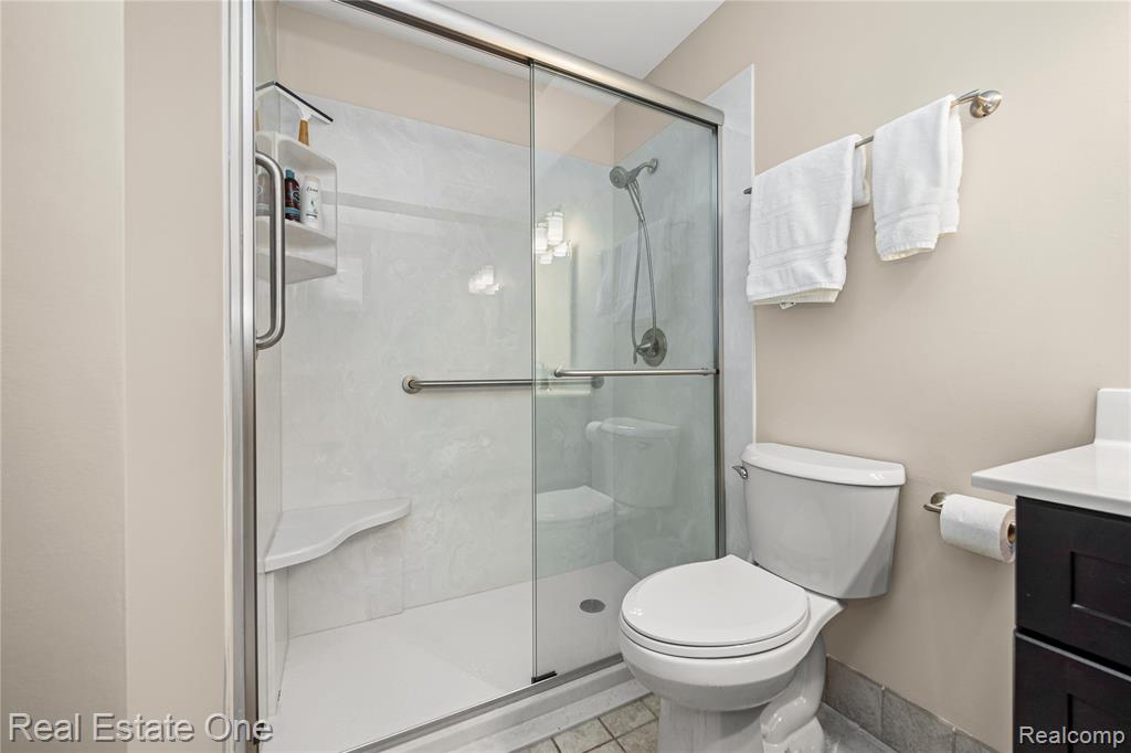 36241 Fredericksburg Road Farmington Hills, MI 48331 - Photo 32 of 48