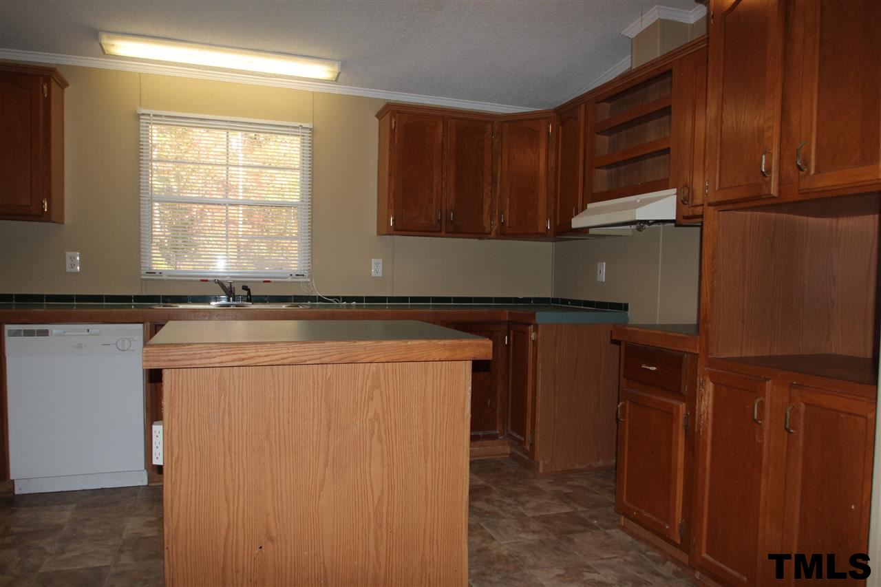 265 Heritage Road Roxboro, NC 27574 - Photo 4 of 13 Kitchen