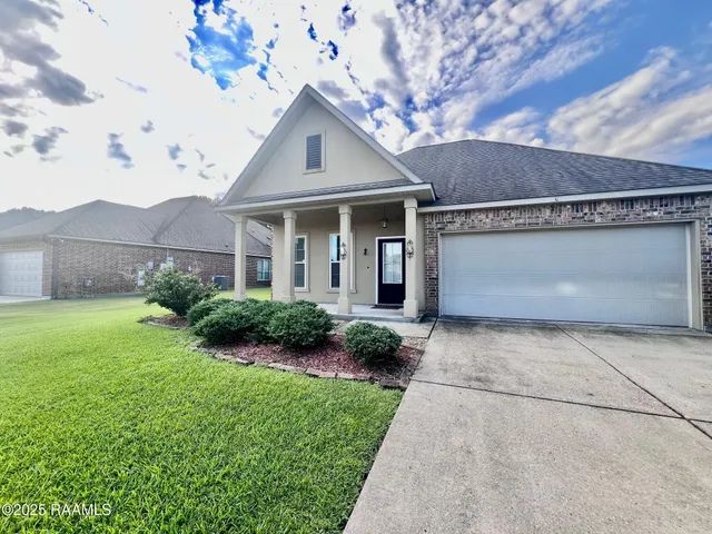 $1,895 | 303 Ouachita Drive, Lafayette, LA 70506