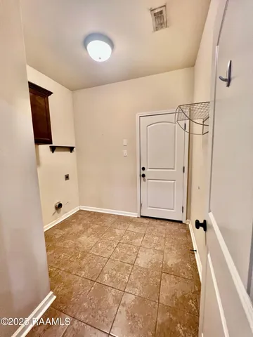 $1,895 | 303 Ouachita Drive, Lafayette, LA 70506