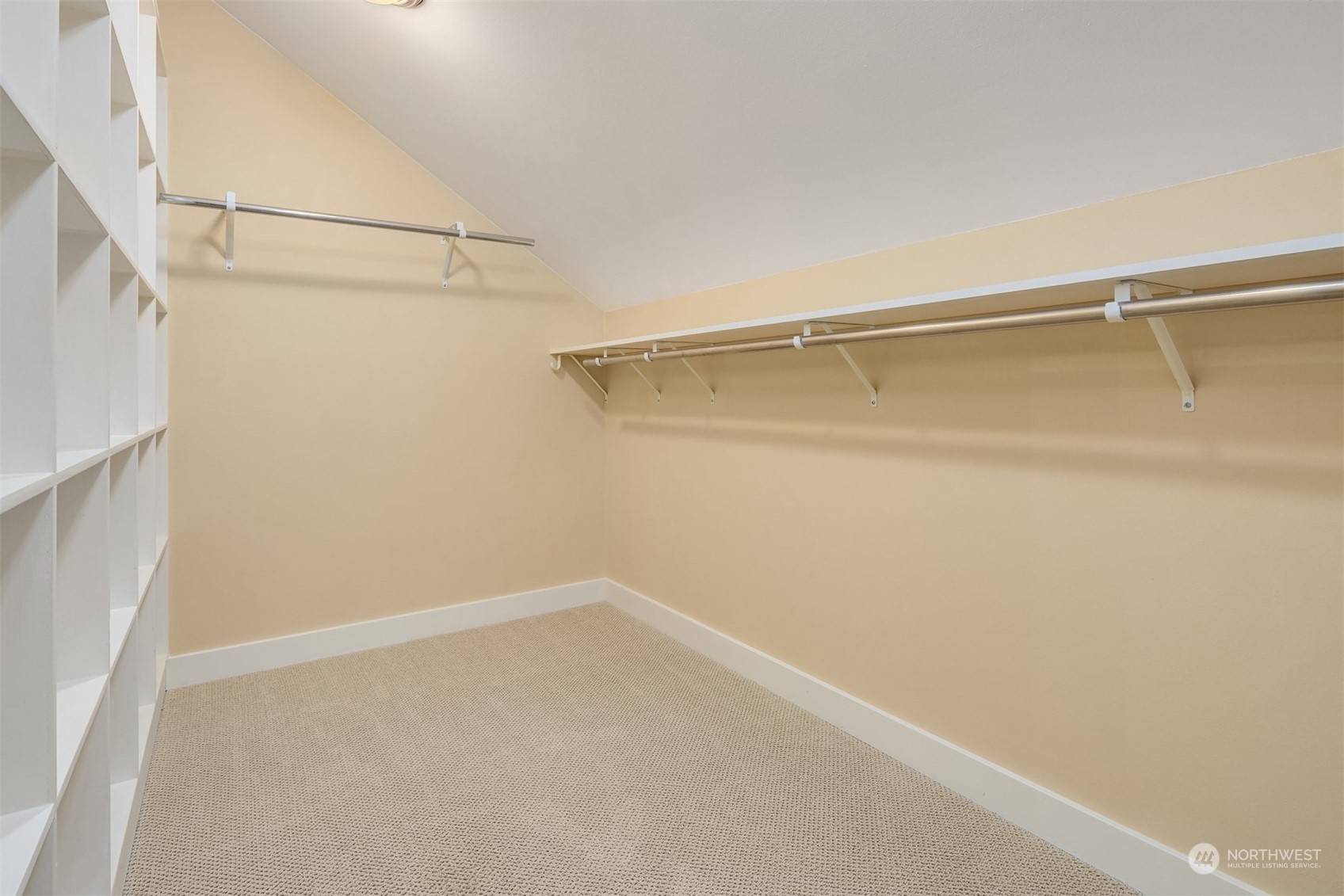 14100 Stranne Road Northeast Bainbridge Island, WA 98110 - Photo 17 of 40 Gallery Image 17