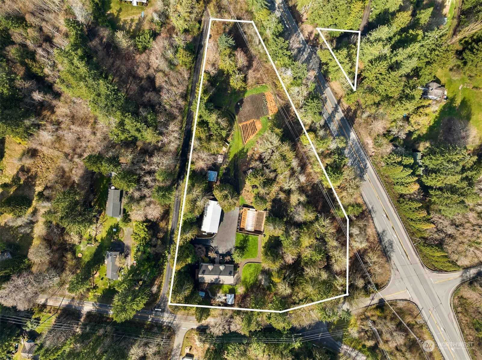 14100 Stranne Road Northeast Bainbridge Island, WA 98110 - Photo 2 of 40 Gallery Image 2