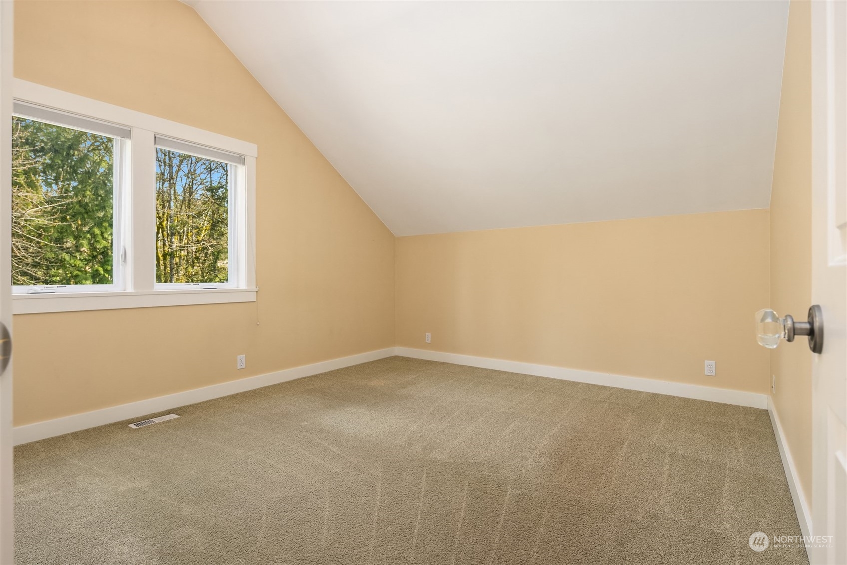 14100 Stranne Road Northeast Bainbridge Island, WA 98110 - Photo 21 of 40 Gallery Image 21