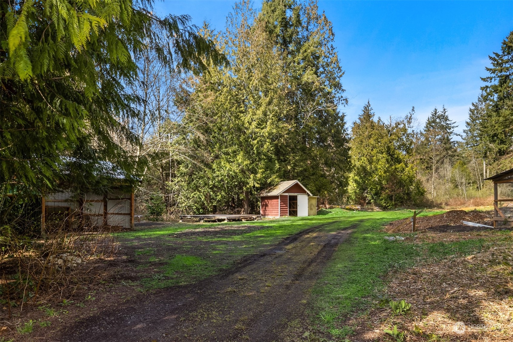 14100 Stranne Road Northeast Bainbridge Island, WA 98110 - Photo 34 of 40 Gallery Image 34
