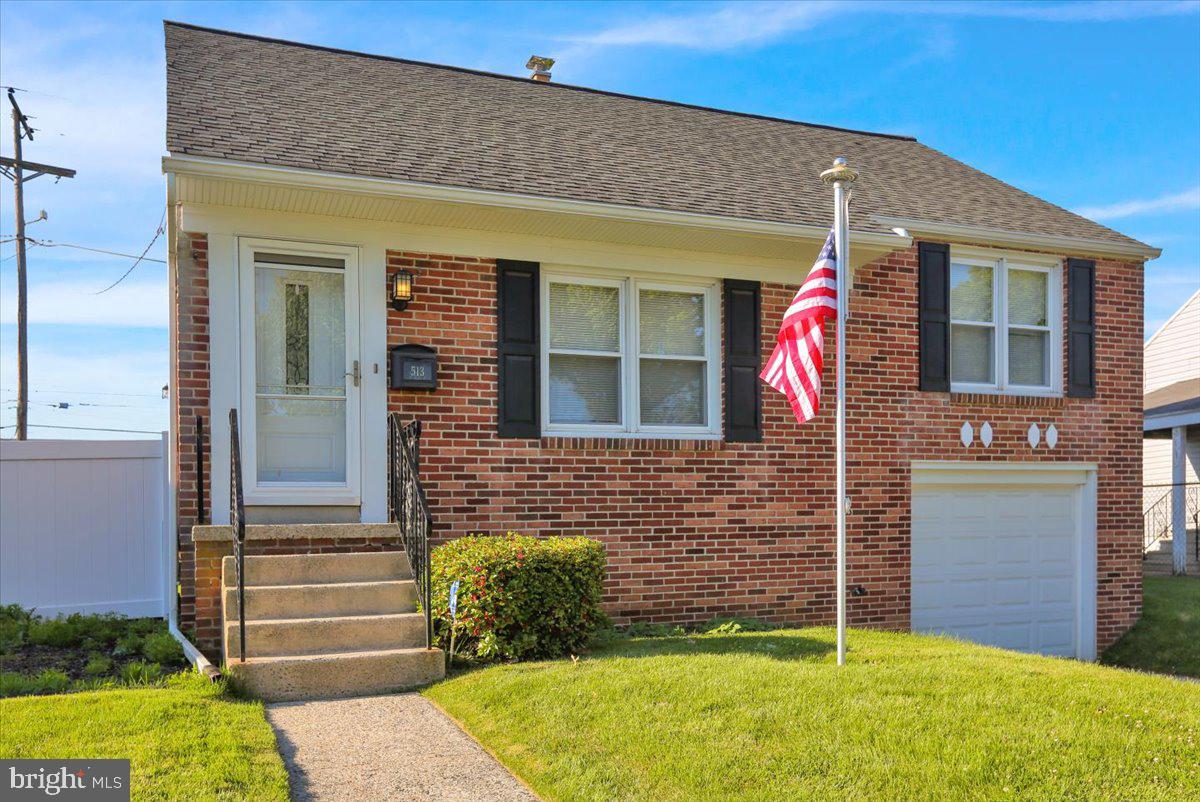 513 Harding Avenue Reading, PA 19607 - Photo 3 of 38
