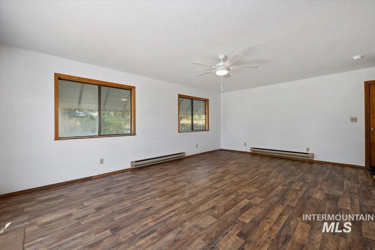 1211 4338 Road North Buhl, ID 83316 - Photo 16 of 35