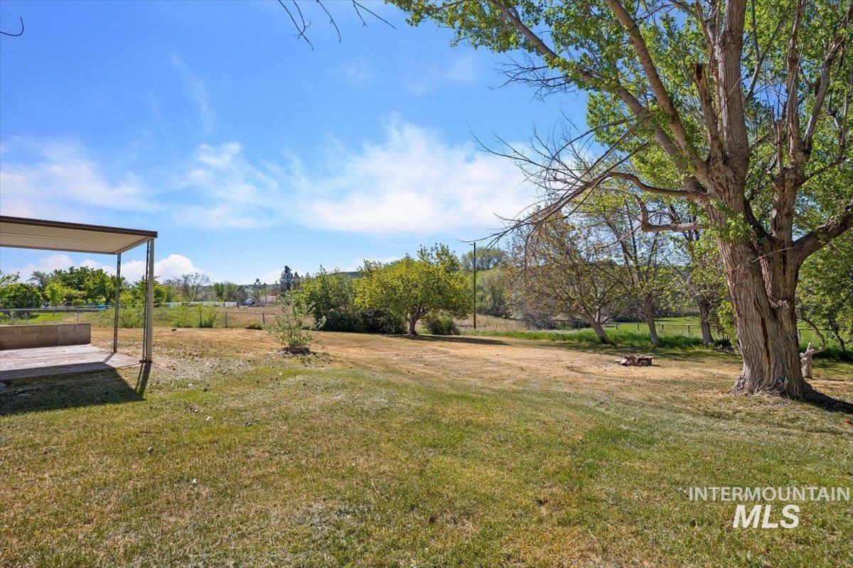 1211 4338 Road North Buhl, ID 83316 - Photo 2 of 35