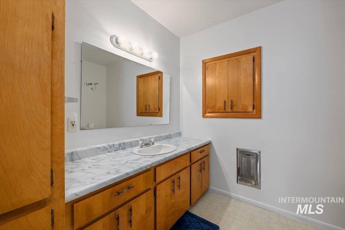 1211 4338 Road North Buhl, ID 83316 - Photo 8 of 35