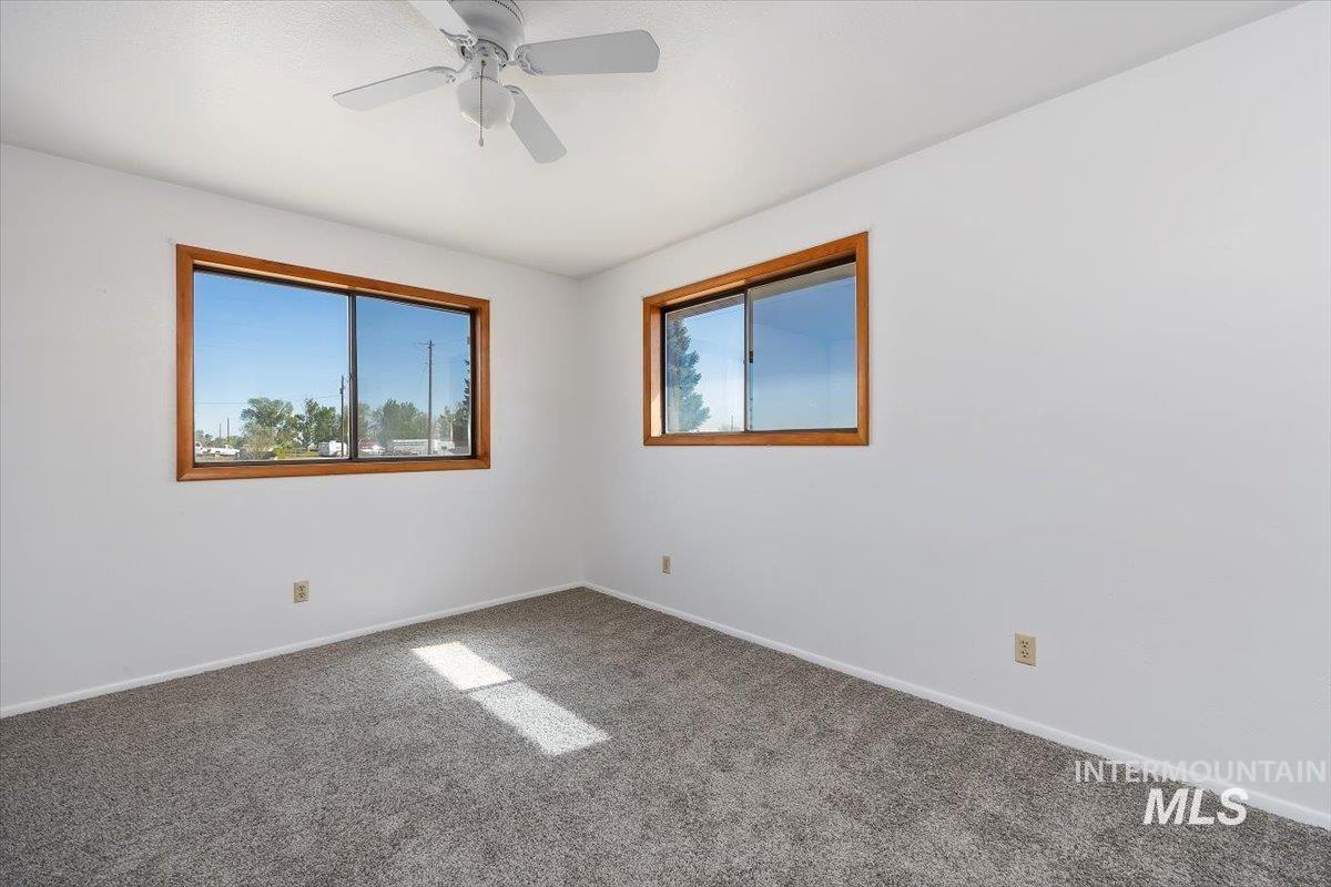 1211 4338 Road North Buhl, ID 83316 - Photo 9 of 35