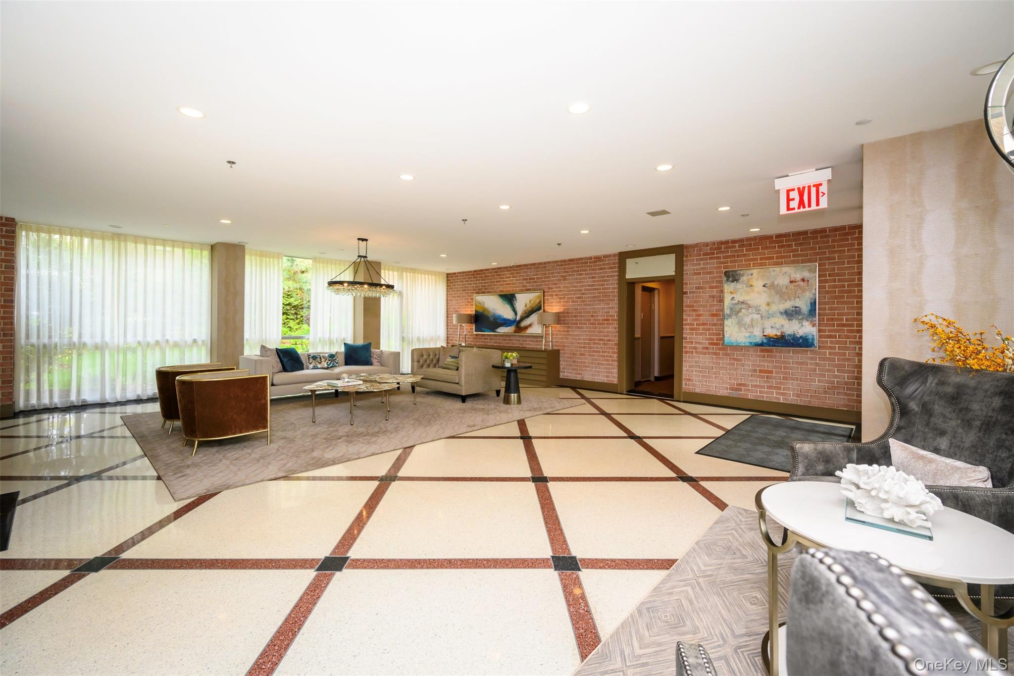 20 Canterbury Road, Unit 3A Great Neck, NY 11021 - Photo 4 of 25 Gallery Image 4