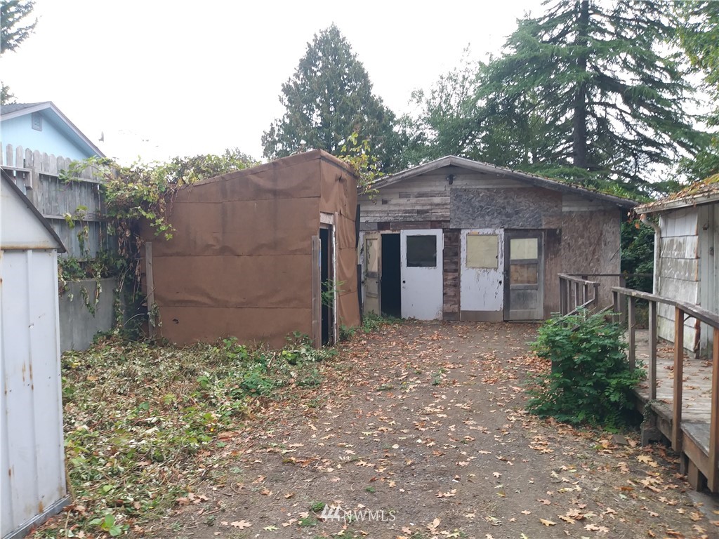 109 Oak Street, Unit B Bremerton, WA 98310 - Photo 2 of 25 Gallery Image 2