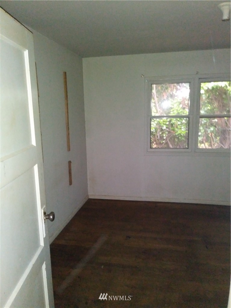 109 Oak Street, Unit B Bremerton, WA 98310 - Photo 15 of 25 Gallery Image 15