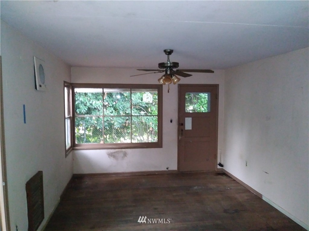 109 Oak Street, Unit B Bremerton, WA 98310 - Photo 18 of 25 Gallery Image 18