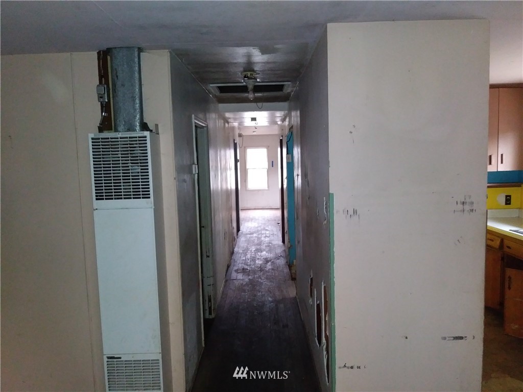 109 Oak Street, Unit B Bremerton, WA 98310 - Photo 19 of 25 Gallery Image 19