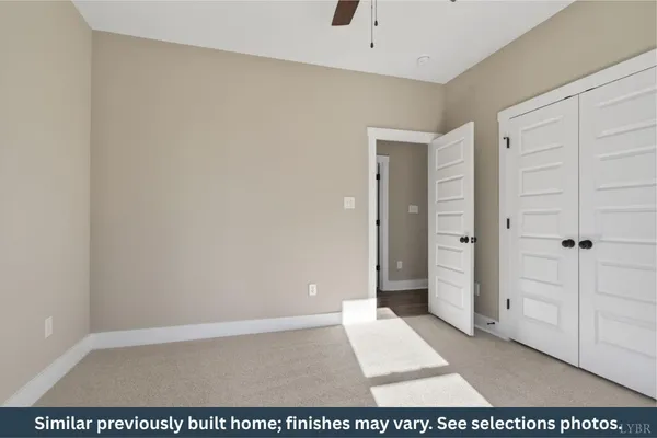 a view of entryway with bathroom