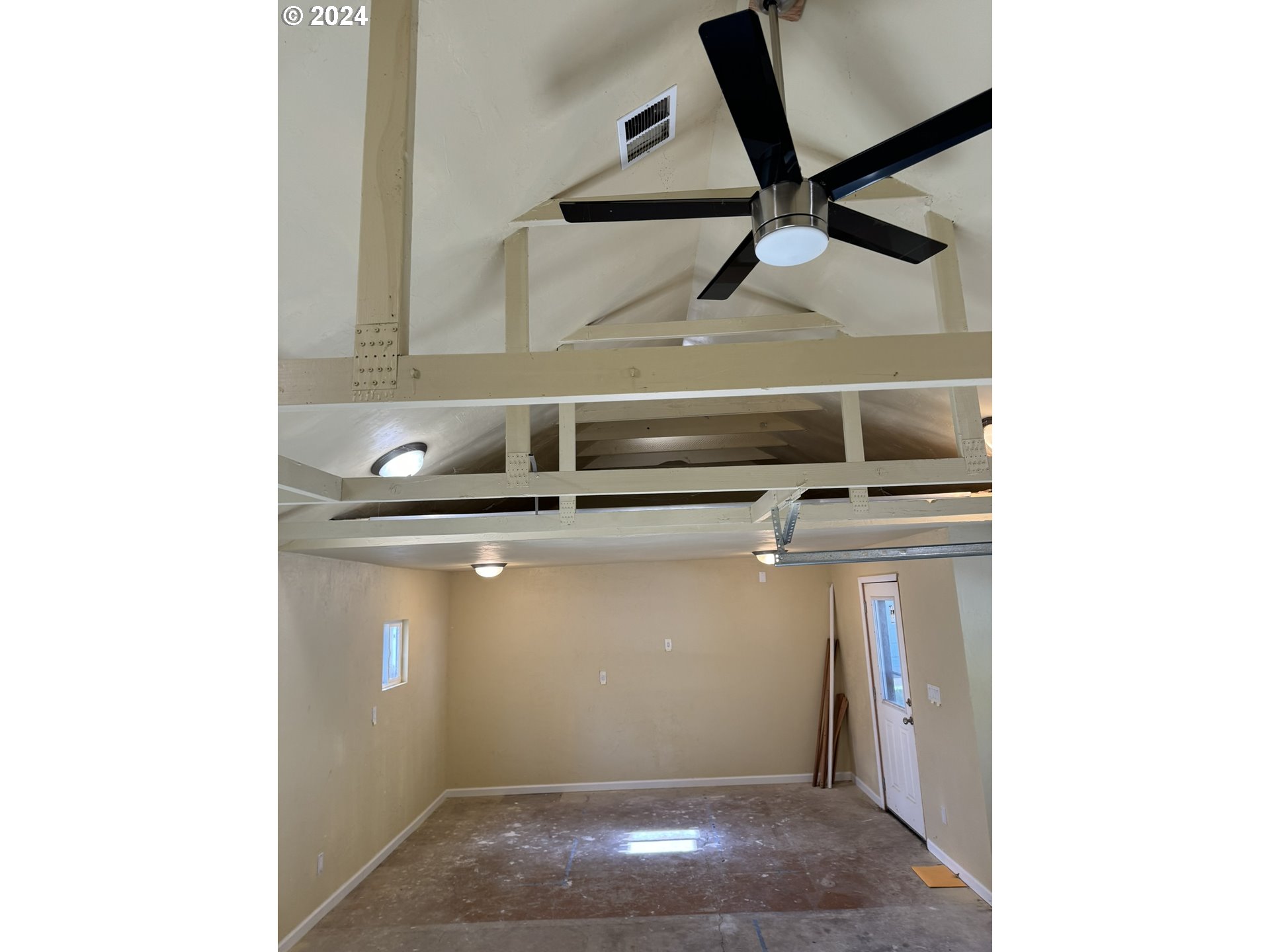 395 Irving Road Eugene, OR 97404 - Photo 34 of 37