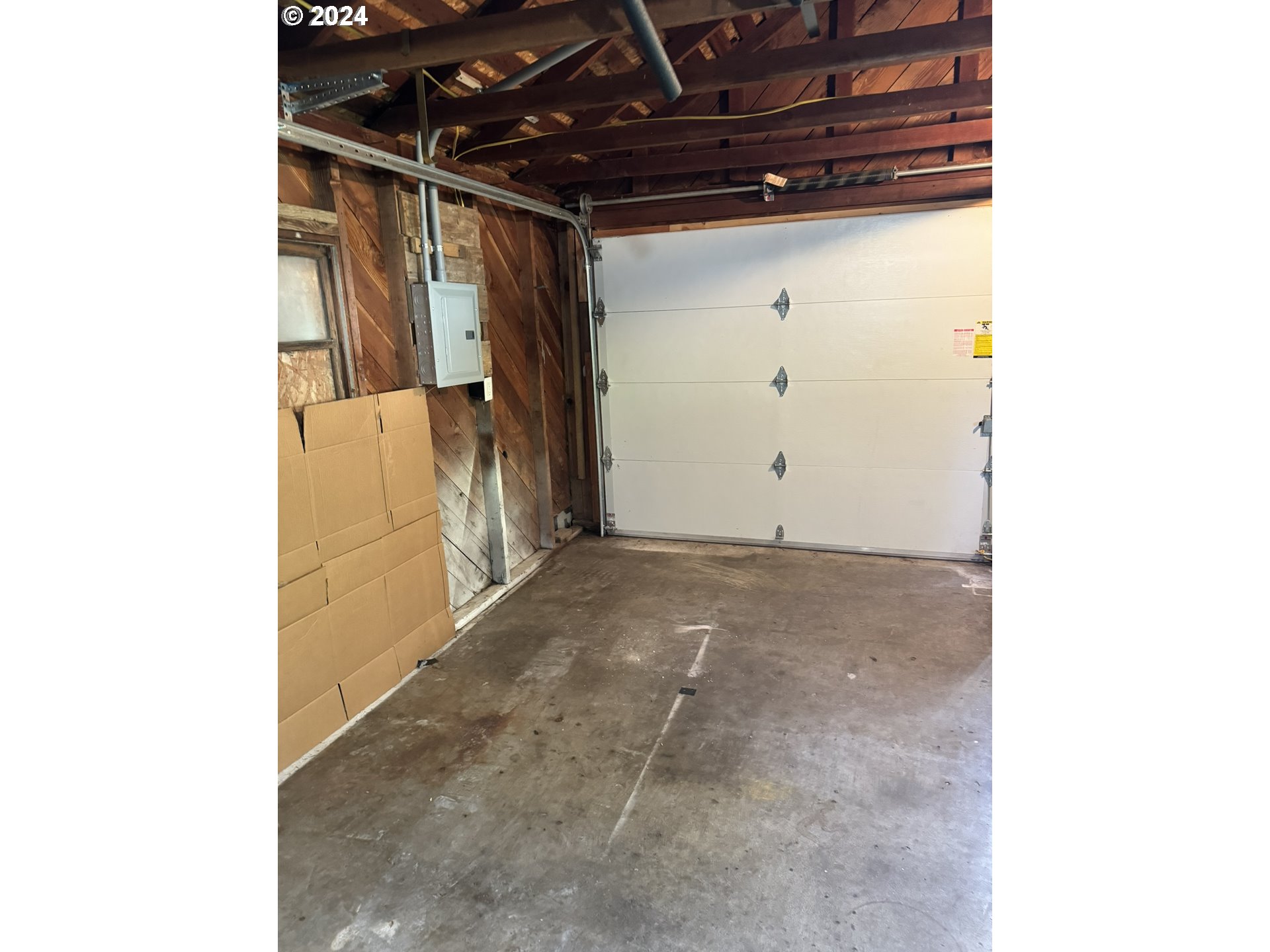 395 Irving Road Eugene, OR 97404 - Photo 37 of 37 a view of utility room