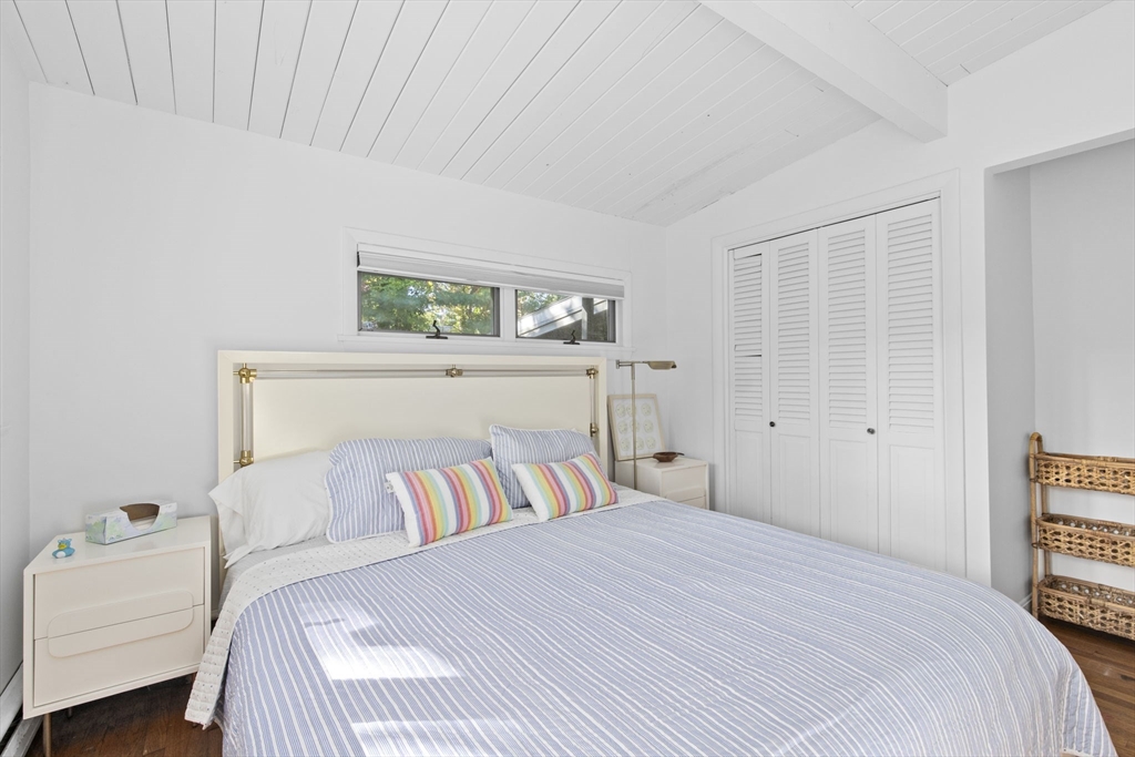 33 Nemasket Road Falmouth, MA 02540 - Photo 9 of 34