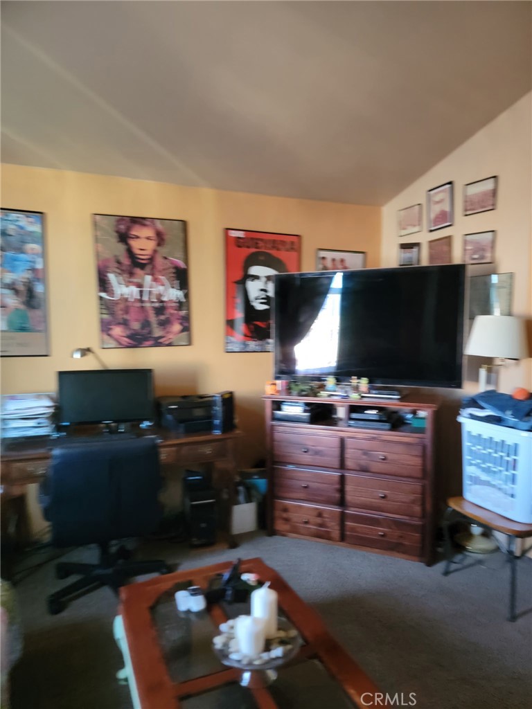 15597 Castellion Road Fontana, CA 92337 - Photo 13 of 20 Bed 4/Office