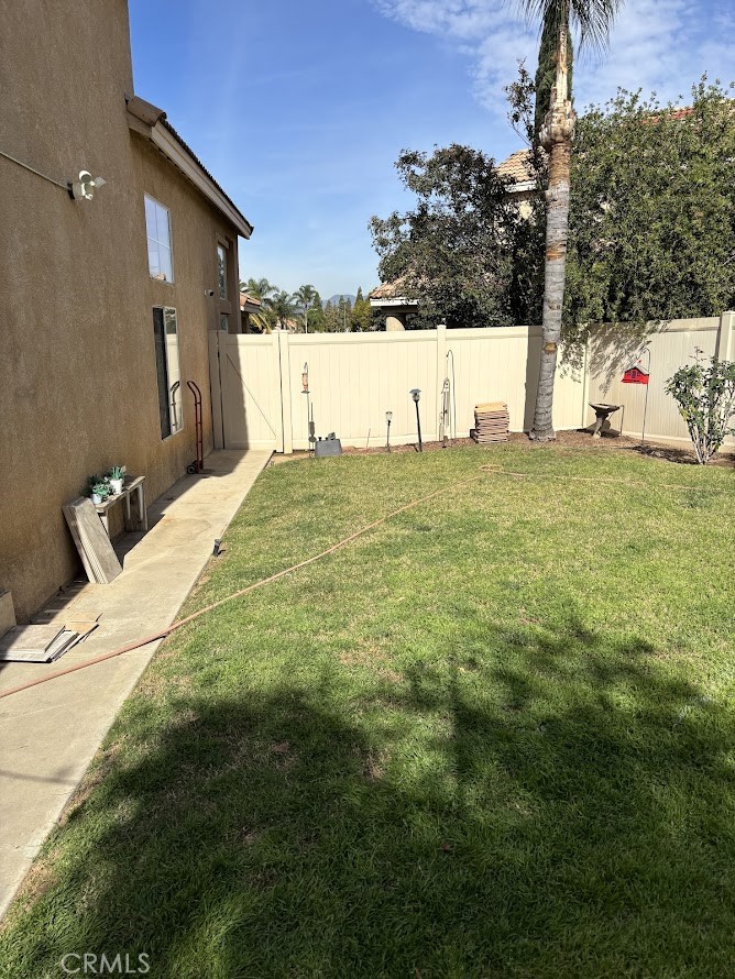 15597 Castellion Road Fontana, CA 92337 - Photo 17 of 20 Yard 2