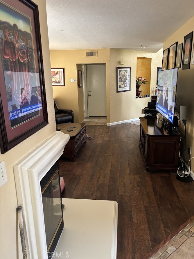 15597 Castellion Road Fontana, CA 92337 - Photo 5 of 20 Family Room