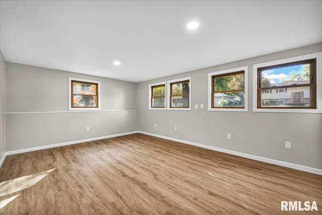 $260,000 | 104 Robert Drive, Normal, IL 61761