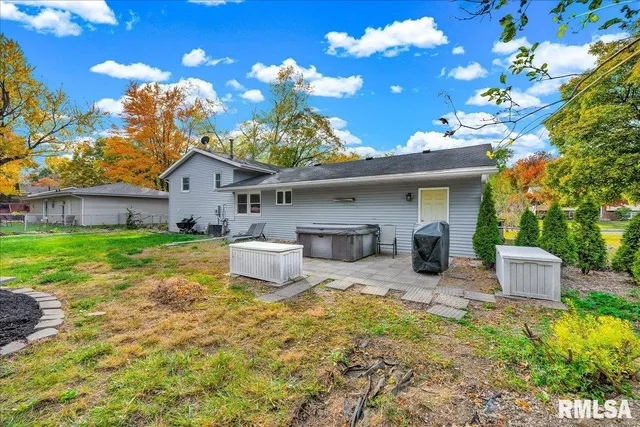 $260,000 | 104 Robert Drive, Normal, IL 61761