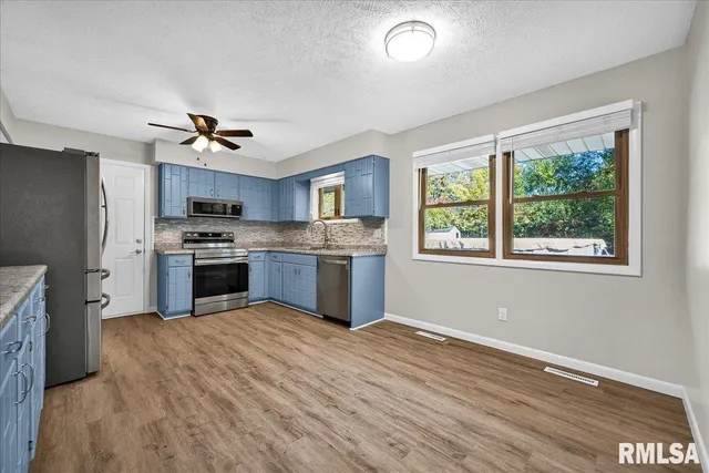 $260,000 | 104 Robert Drive, Normal, IL 61761