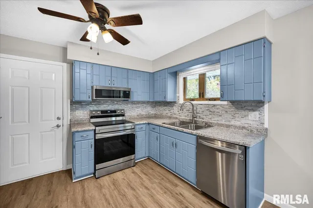 $260,000 | 104 Robert Drive, Normal, IL 61761