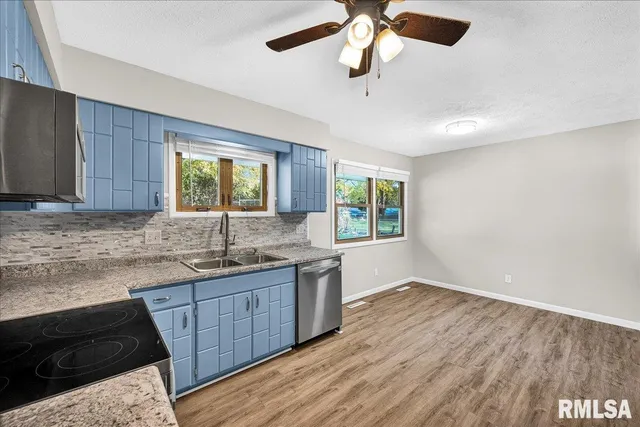 $260,000 | 104 Robert Drive, Normal, IL 61761