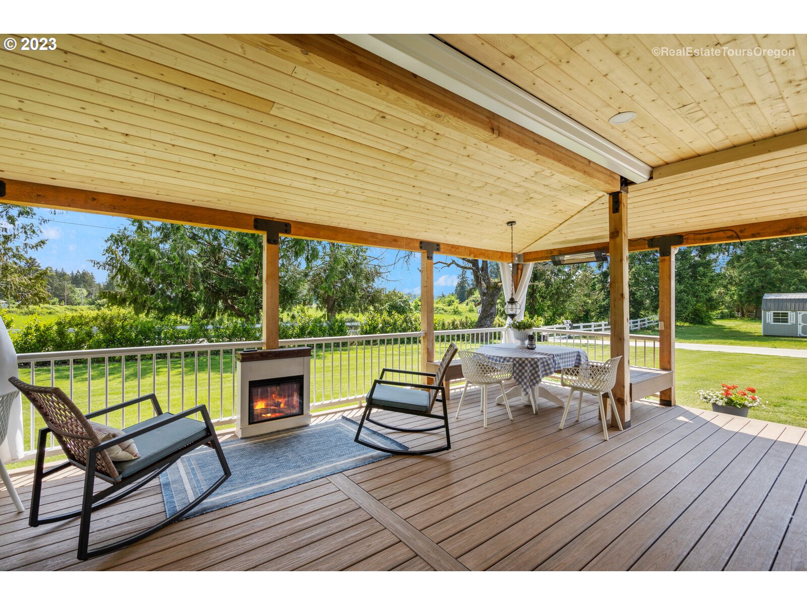 6970 South Knights Bridge Road Canby, OR 97013 - Photo 3 of 32 a view of sitting area with furniture and garden