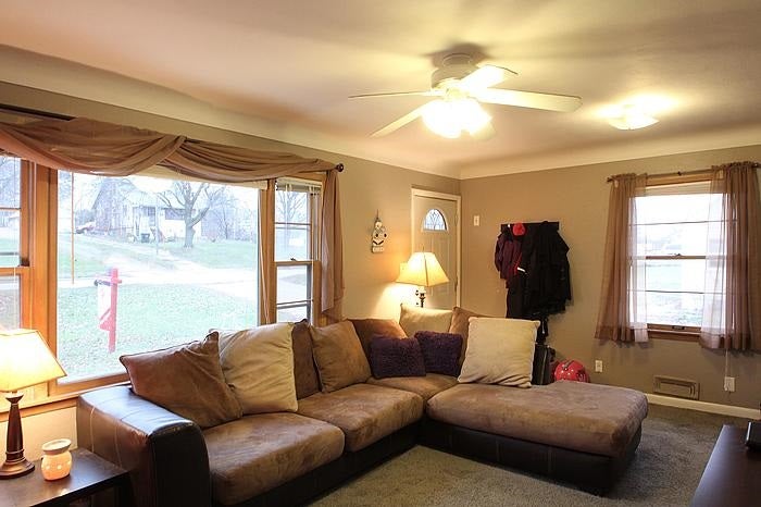 3403 Center Point Road Northeast Cedar Rapids, IA 52402 - Photo 4 of 15 Gallery Image 4