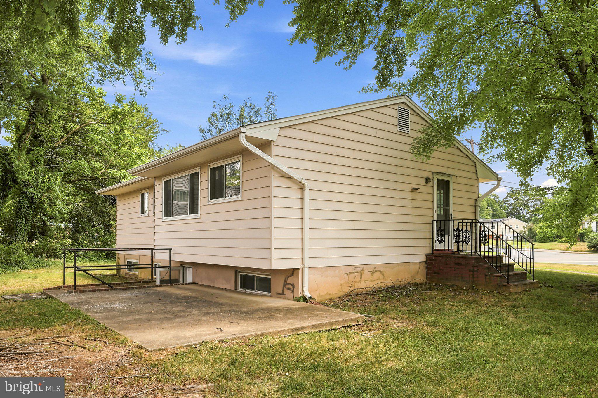6426 Deepford Street Springfield, VA 22150 - Photo 26 of 32 Back Exterior