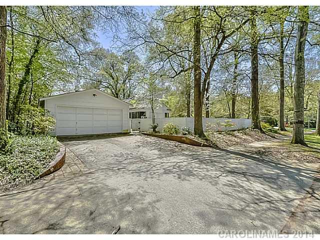 2001 Sharon Road Charlotte, NC 28207 - Photo 6 of 8 Gallery Image 6