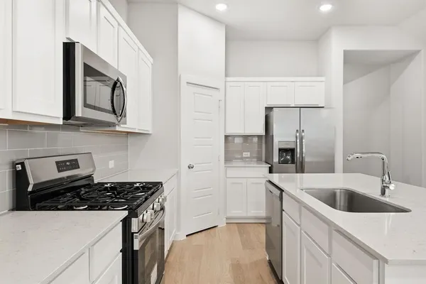 $2,200 | 405 Green Gables Drive, McKinney, TX 75071