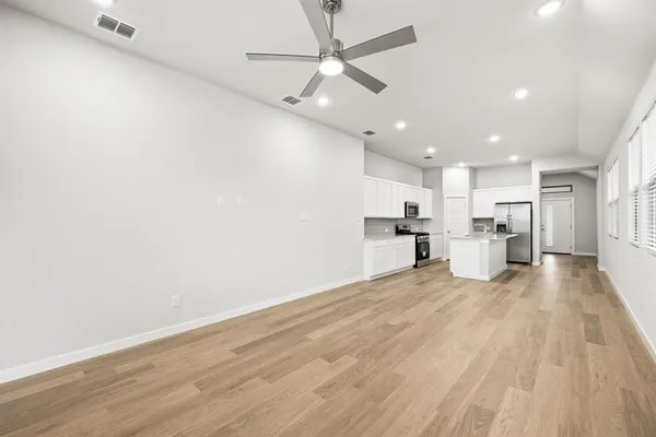 $2,200 | 405 Green Gables Drive, McKinney, TX 75071