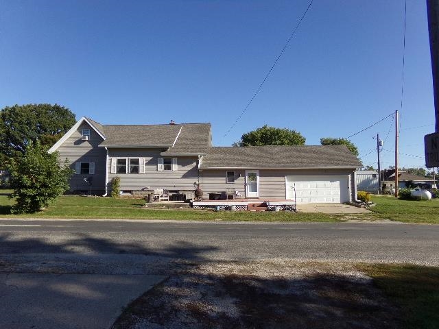 305 Maple Street Bennett, IA 52721 - Photo 3 of 11 Gallery Image 3