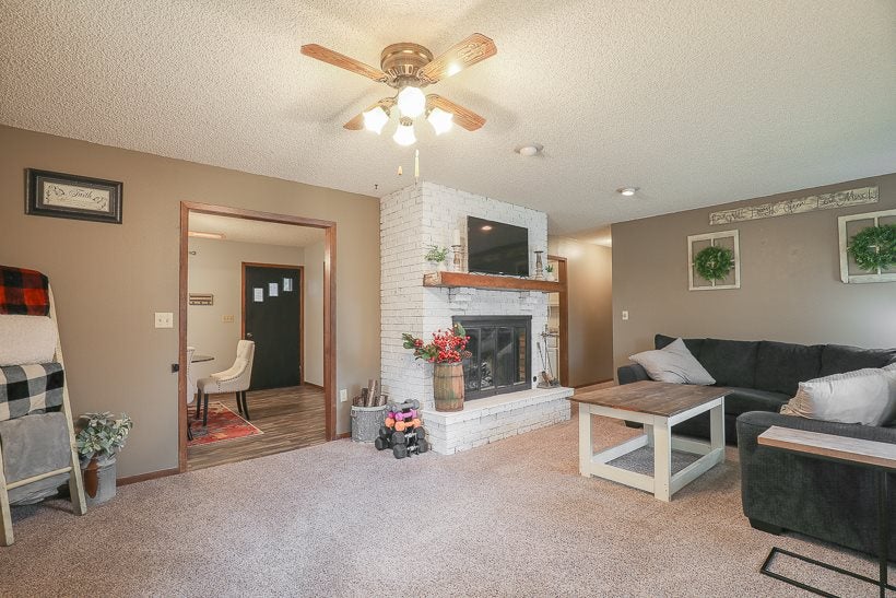 131 East Hickory Street Riverside, IA 52327 - Photo 4 of 31 Gallery Image 4