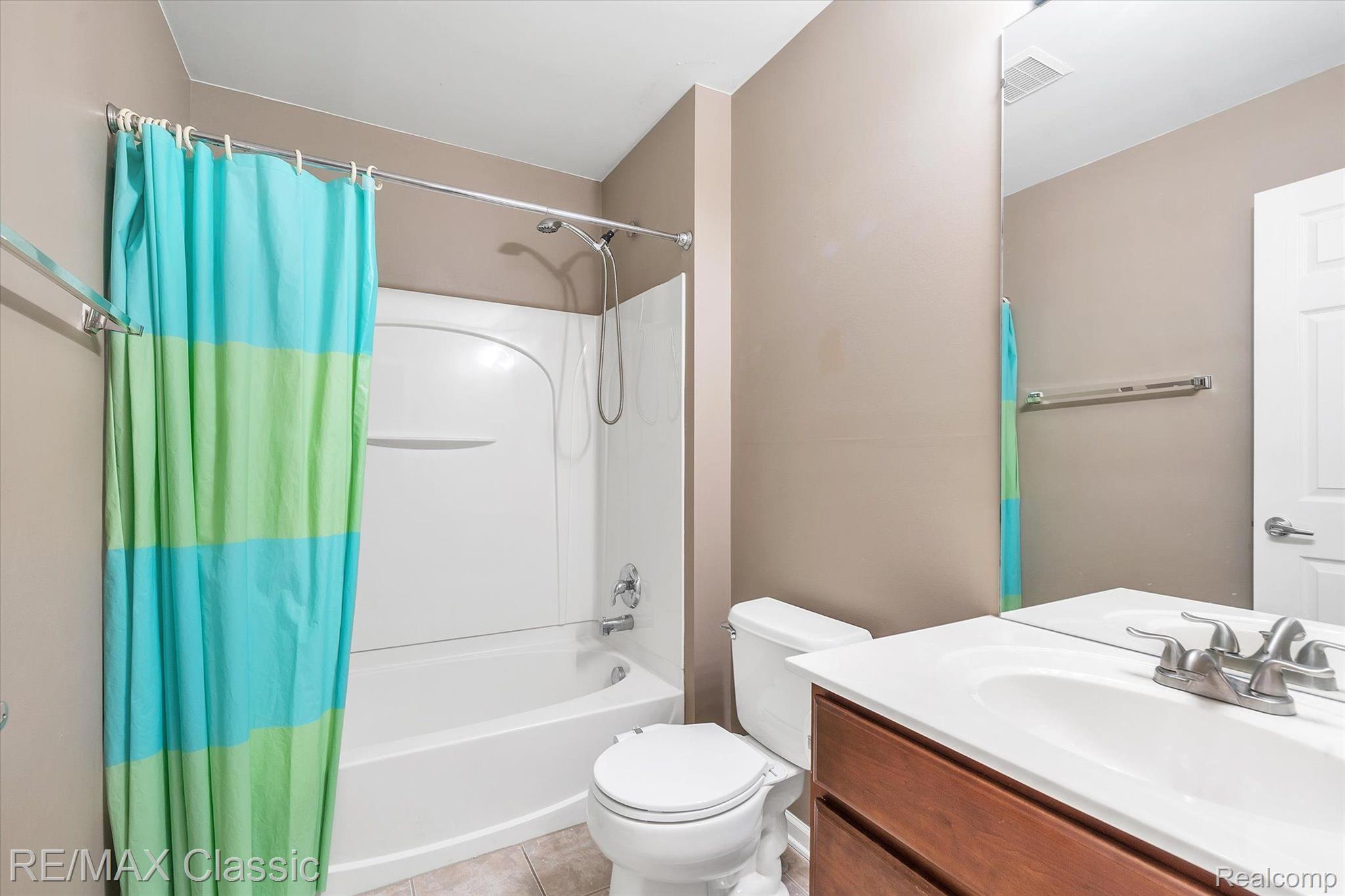 49746 Potomac Road Canton, MI 48188 - Photo 23 of 46 Gallery Image 23