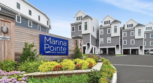 $725,000 | 121 Marina Pointe Drive, Unit 121, East Rockaway, NY 11518