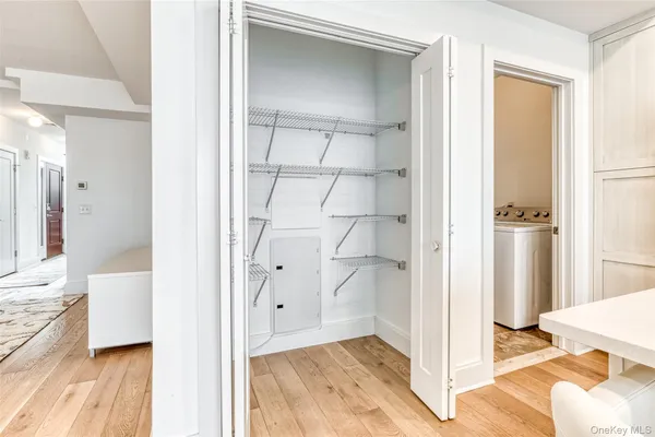 $725,000 | 121 Marina Pointe Drive, Unit 121, East Rockaway, NY 11518