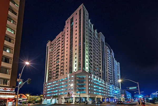 $2,400 | 150 South Las Vegas Boulevard, Unit 1513, Las Vegas, NV 89101