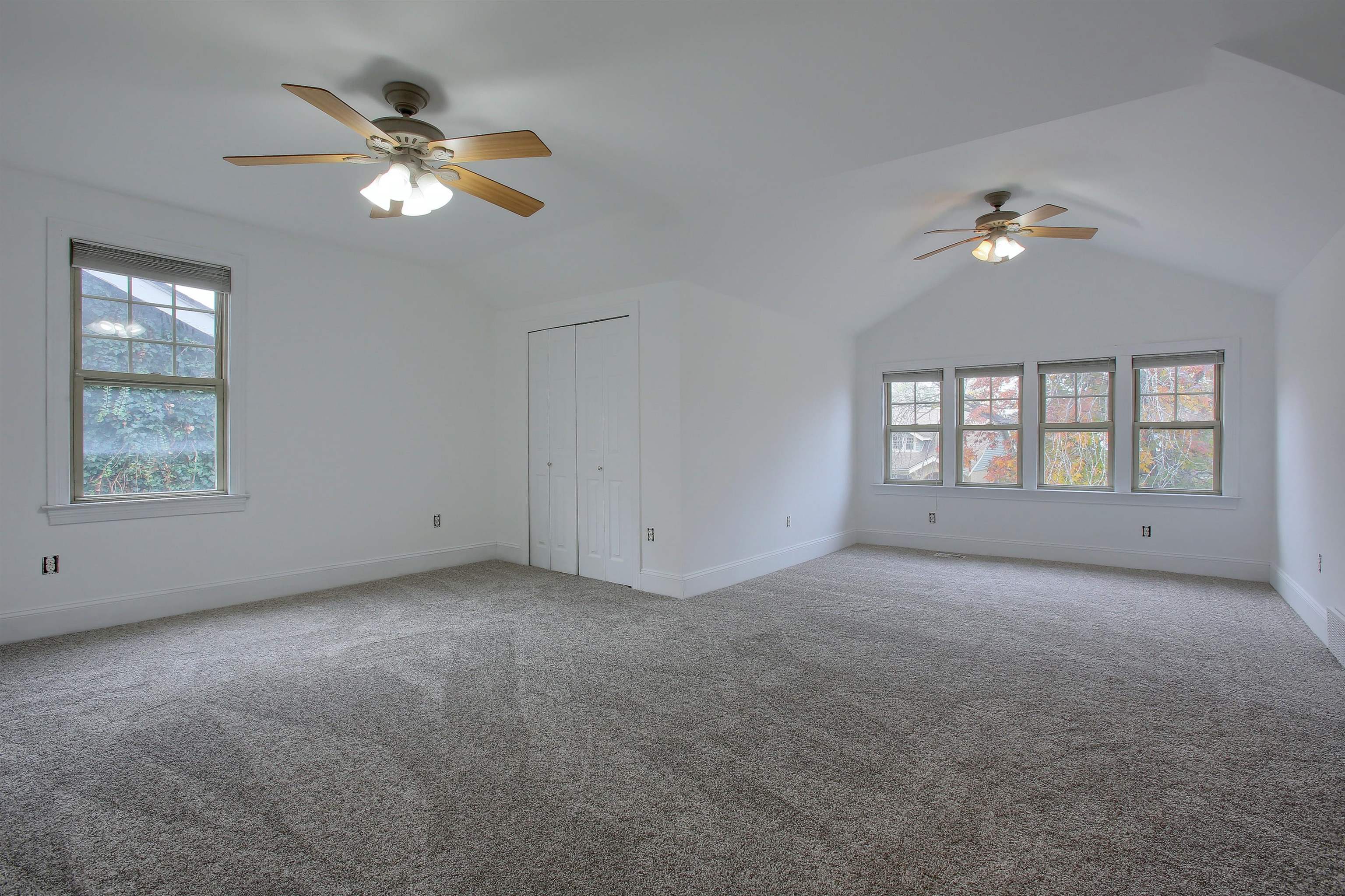 1334 Nottingham Road Grosse Pointe, MI 48230 - Photo 18 of 33 50093704-17.JPG